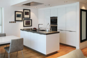 HH Marina Quays Apartment Kitchen by Goettling Interiors